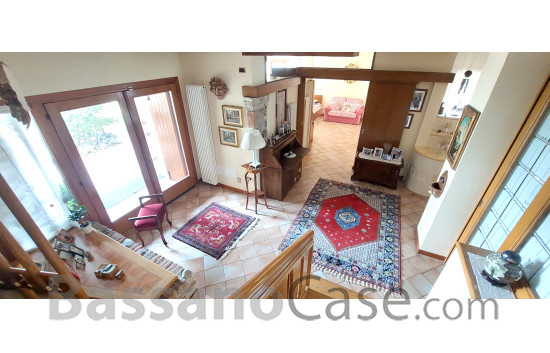 ELEGANTE VILLA SINGOLA IN VENDITA A BASSANO DEL GRAPPA - Foto 7 di 25