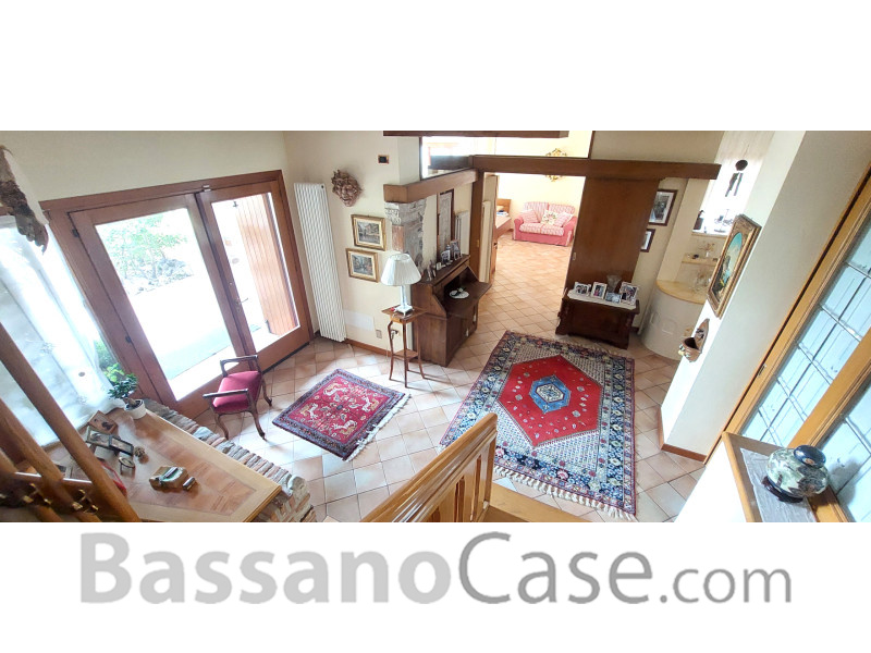 ELEGANTE VILLA SINGOLA IN VENDITA A BASSANO DEL GRAPPA - Foto 7 di 25
