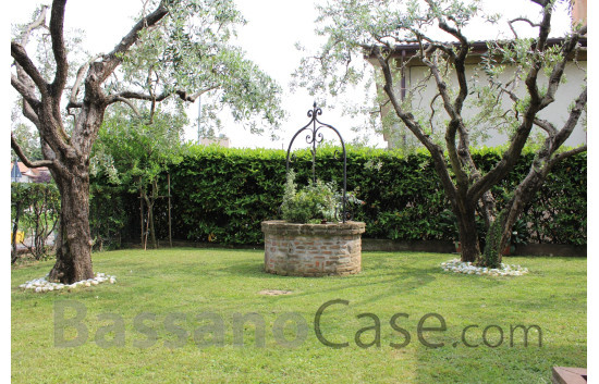 ELEGANTE VILLA SINGOLA IN VENDITA A BASSANO DEL GRAPPA - Foto 1 di 25