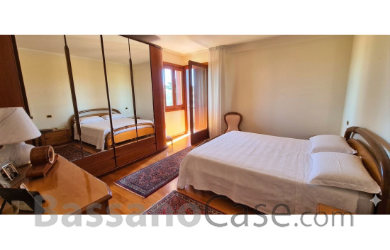 ELEGANTE VILLA SINGOLA IN VENDITA A BASSANO DEL GRAPPA - Foto 20 di 25