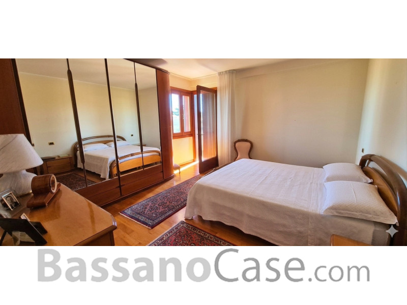 ELEGANTE VILLA SINGOLA IN VENDITA A BASSANO DEL GRAPPA - Foto 20 di 25