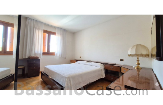 ELEGANTE VILLA SINGOLA IN VENDITA A BASSANO DEL GRAPPA - Foto 21 di 25