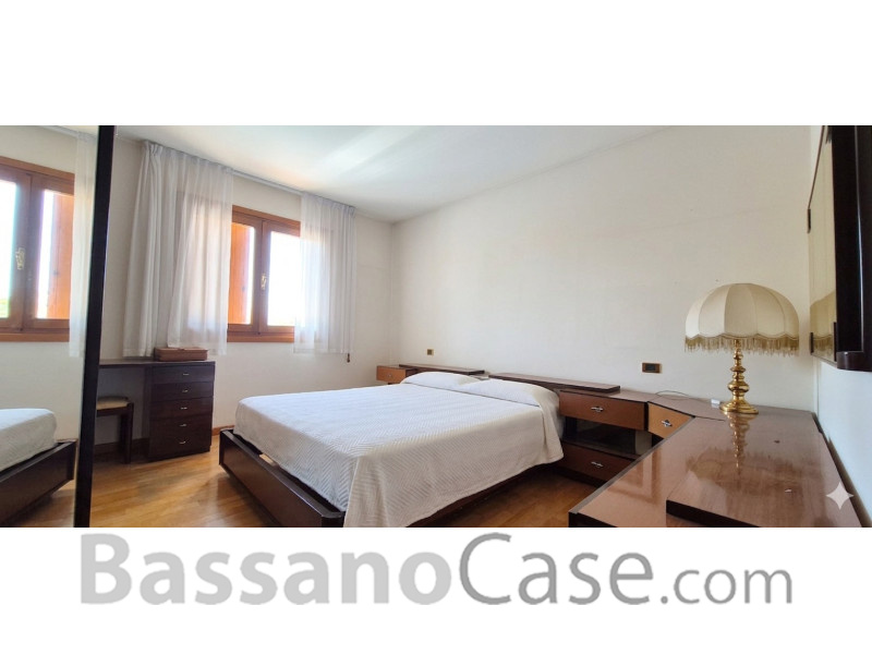 ELEGANTE VILLA SINGOLA IN VENDITA A BASSANO DEL GRAPPA - Foto 21 di 25