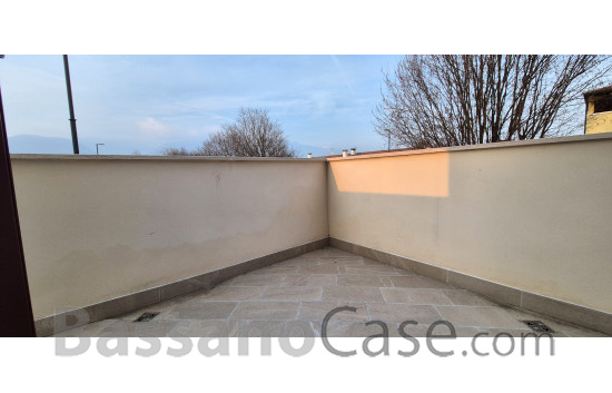 LUMINOSO APPARTAMENTO BICAMERE IN VENDITA A ROMANO D'EZZELINO - Foto 8 di 11