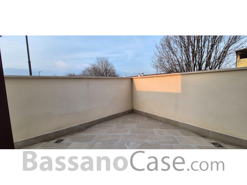 LUMINOSO APPARTAMENTO BICAMERE IN VENDITA A ROMANO D'EZZELINO - Foto 8 di 11