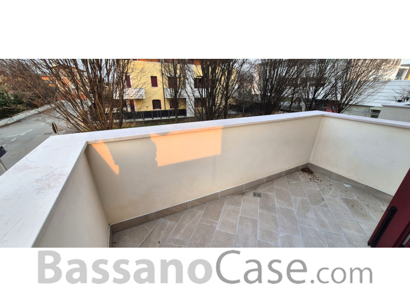 LUMINOSO APPARTAMENTO BICAMERE IN VENDITA A ROMANO D'EZZELINO - Foto 6 di 11