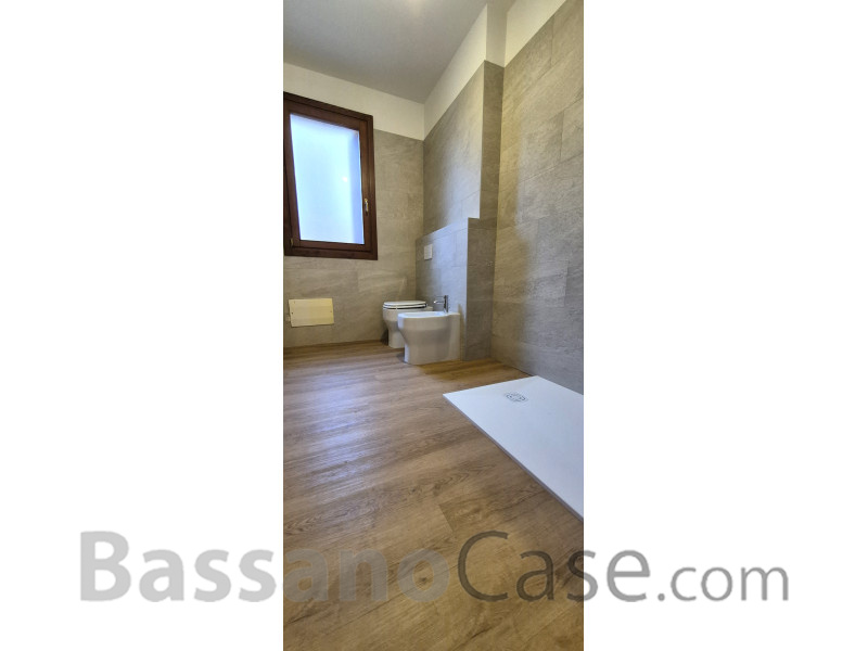 LUMINOSO APPARTAMENTO BICAMERE IN VENDITA A ROMANO D'EZZELINO - Foto 10 di 11