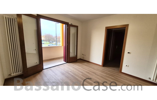 LUMINOSO APPARTAMENTO BICAMERE IN VENDITA A ROMANO D'EZZELINO - Foto 0 di 11