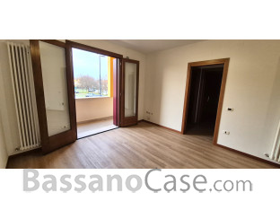 LUMINOSO APPARTAMENTO BICAMERE IN VENDITA A ROMANO D'EZZELINO