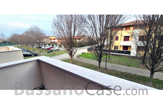 LUMINOSO APPARTAMENTO BICAMERE IN VENDITA A ROMANO D'EZZELINO - Foto 1 di 11