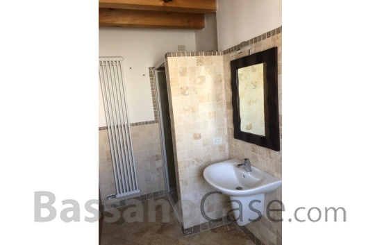 PORZIONE DI CASA IN AFFITTO NELLA VALBRENTA VICINO A BASSANO DEL GRAPPA - Foto 6 di 12