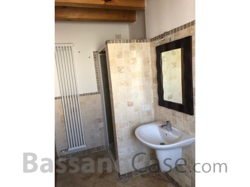 PORZIONE DI CASA IN AFFITTO NELLA VALBRENTA VICINO A BASSANO DEL GRAPPA - Foto 6 di 12