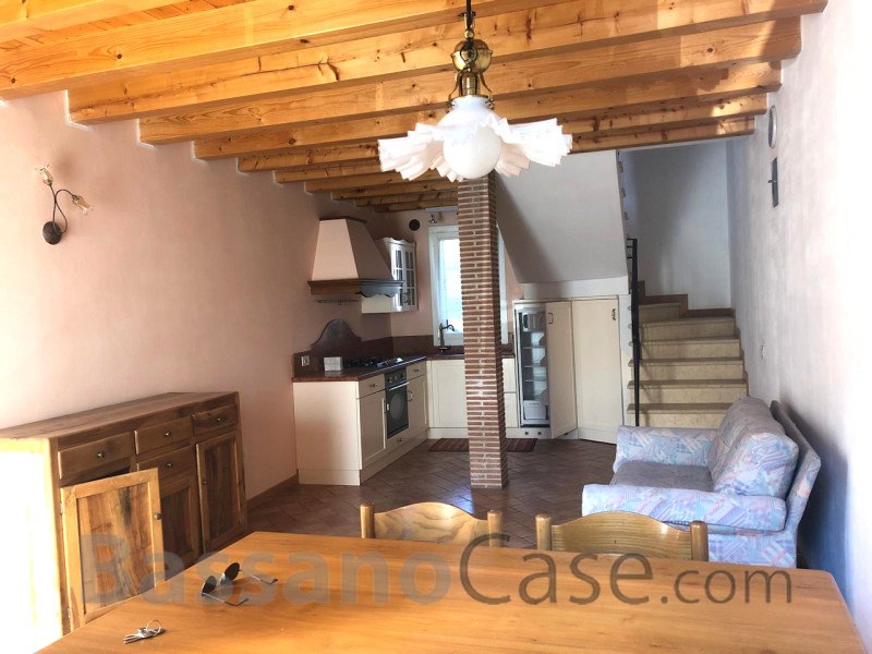 PORZIONE DI CASA IN AFFITTO NELLA VALBRENTA VICINO A BASSANO DEL GRAPPA - Foto 1 di 12