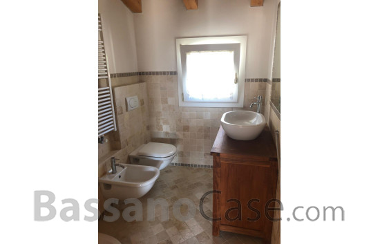 PORZIONE DI CASA IN AFFITTO NELLA VALBRENTA VICINO A BASSANO DEL GRAPPA - Foto 11 di 12