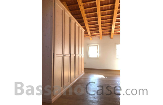 PORZIONE DI CASA IN AFFITTO NELLA VALBRENTA VICINO A BASSANO DEL GRAPPA - Foto 10 di 12