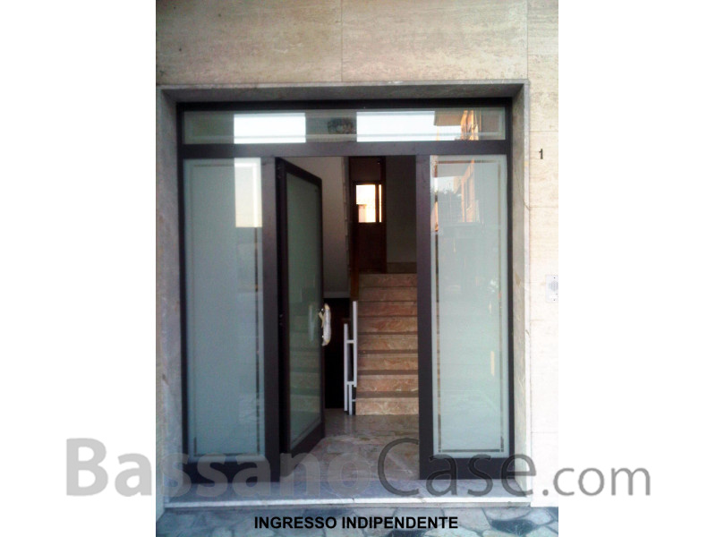 SPAZIOSA ABITAZIONE DI OLTRE 200 MQ, CON 5 CAMERE, IN AFFITTO  A ROMANO D'EZZELINO - Foto 0 di 12