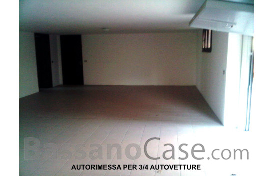 SPAZIOSA ABITAZIONE DI OLTRE 200 MQ, CON 5 CAMERE, IN AFFITTO  A ROMANO D'EZZELINO - Foto 11 di 12