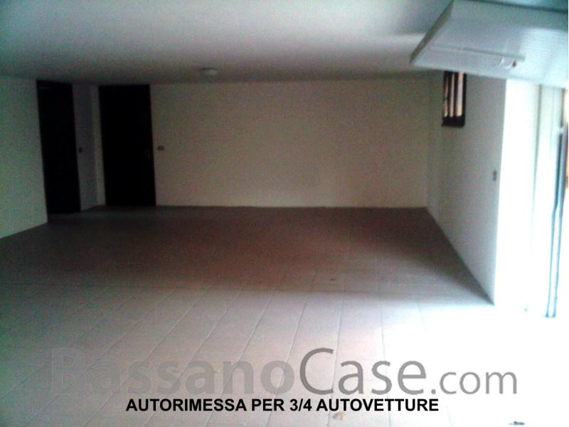 SPAZIOSA ABITAZIONE DI OLTRE 200 MQ, CON 5 CAMERE, IN AFFITTO  A ROMANO D'EZZELINO - Foto 11 di 12