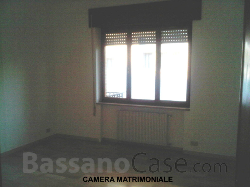 SPAZIOSA ABITAZIONE DI OLTRE 200 MQ, CON 5 CAMERE, IN AFFITTO  A ROMANO D'EZZELINO - Foto 10 di 12