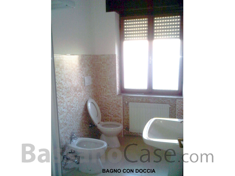 SPAZIOSA ABITAZIONE DI OLTRE 200 MQ, CON 5 CAMERE, IN AFFITTO  A ROMANO D'EZZELINO - Foto 6 di 12