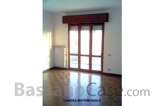 SPAZIOSA ABITAZIONE DI OLTRE 200 MQ, CON 5 CAMERE, IN AFFITTO  A ROMANO D'EZZELINO - Foto 8 di 12