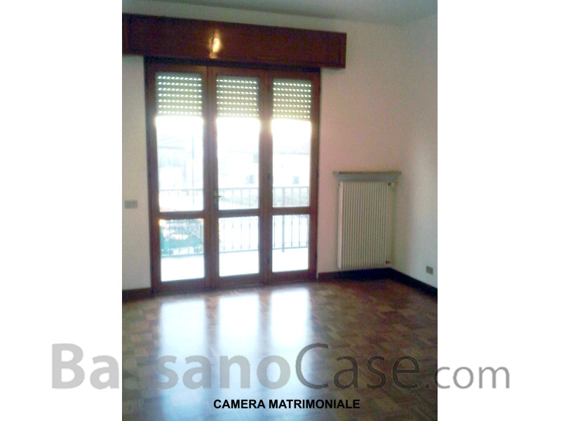 SPAZIOSA ABITAZIONE DI OLTRE 200 MQ, CON 5 CAMERE, IN AFFITTO  A ROMANO D'EZZELINO - Foto 9 di 12