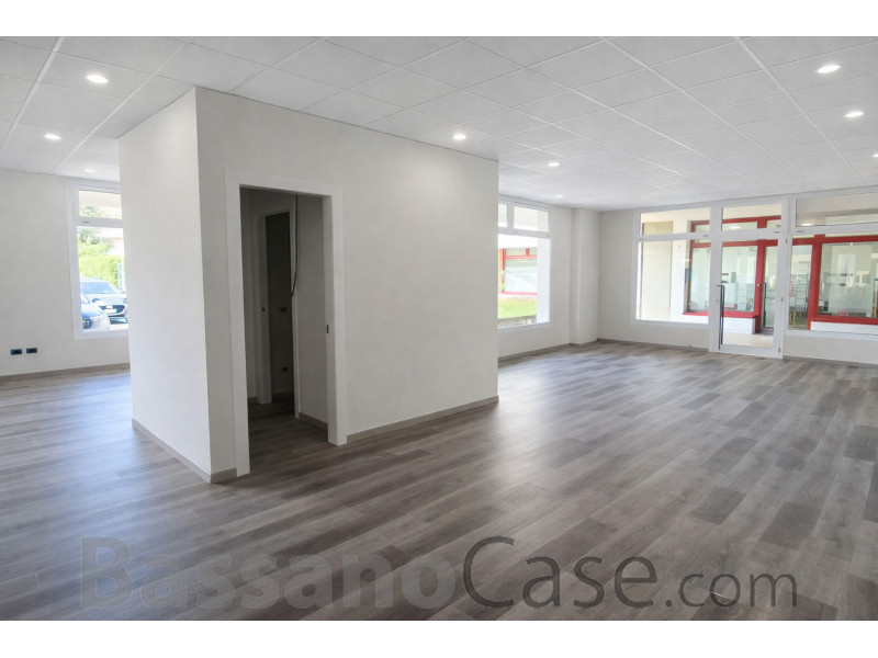 UFFICI O NEGOZI MODULABILI IN AFFITTO A BASSANO DEL GRAPPA - Foto 2 di 2
