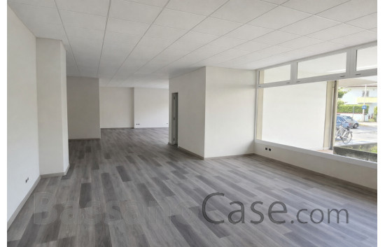 UFFICI O NEGOZI MODULABILI IN AFFITTO A BASSANO DEL GRAPPA - Foto 1 di 2