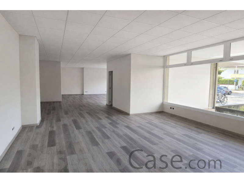 UFFICI O NEGOZI MODULABILI IN AFFITTO A BASSANO DEL GRAPPA - Foto 1 di 2