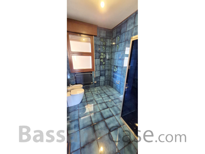 VILLA BIFAMILIARE COMPLETAMENTE INDIPENDENTE IN VENDITA A BASSANO DEL GRAPPA - Foto 11 di 22