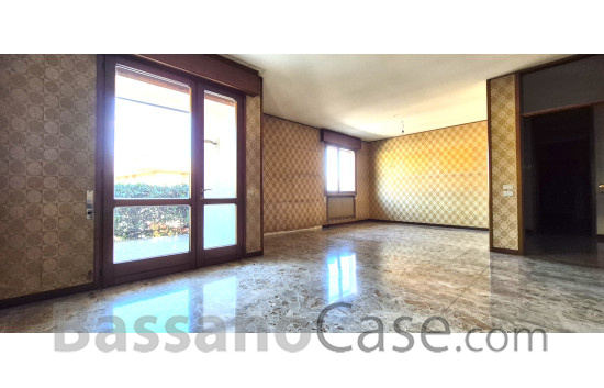 VILLA BIFAMILIARE COMPLETAMENTE INDIPENDENTE IN VENDITA A BASSANO DEL GRAPPA - Foto 5 di 22