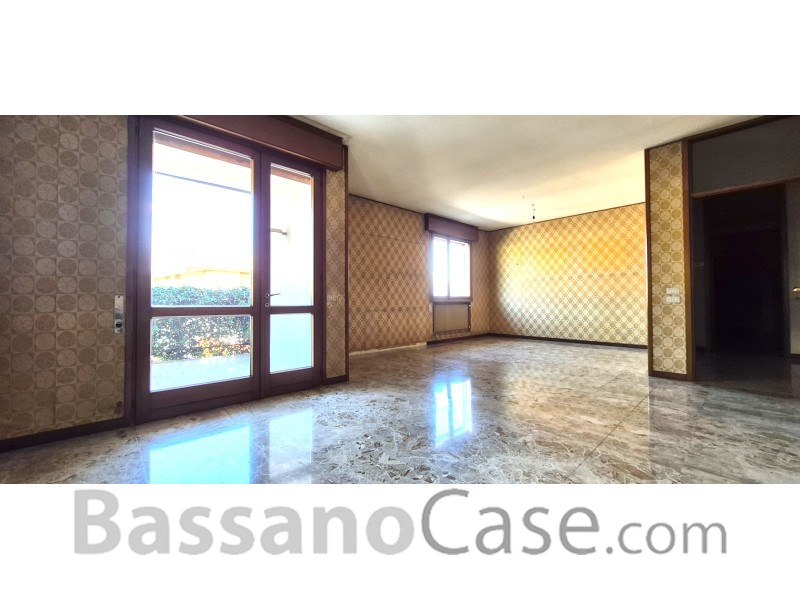 VILLA BIFAMILIARE COMPLETAMENTE INDIPENDENTE IN VENDITA A BASSANO DEL GRAPPA - Foto 5 di 22