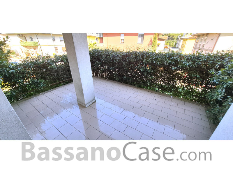 VILLA BIFAMILIARE COMPLETAMENTE INDIPENDENTE IN VENDITA A BASSANO DEL GRAPPA - Foto 6 di 22