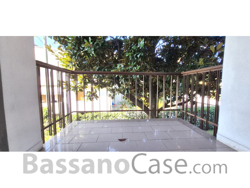 VILLA BIFAMILIARE COMPLETAMENTE INDIPENDENTE IN VENDITA A BASSANO DEL GRAPPA - Foto 8 di 22