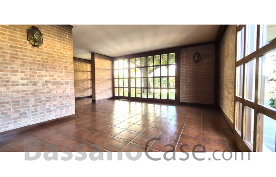 VILLA BIFAMILIARE COMPLETAMENTE INDIPENDENTE IN VENDITA A BASSANO DEL GRAPPA - Foto 16 di 22