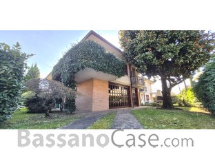 VILLA BIFAMILIARE COMPLETAMENTE INDIPENDENTE IN VENDITA A BASSANO DEL GRAPPA