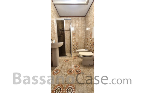 VILLA BIFAMILIARE COMPLETAMENTE INDIPENDENTE IN VENDITA A BASSANO DEL GRAPPA - Foto 19 di 22