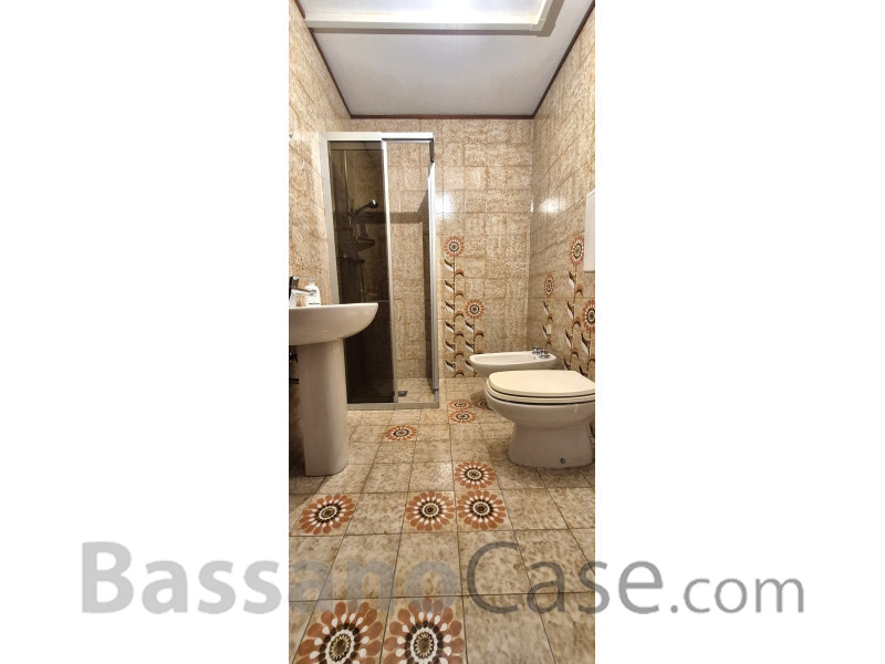 VILLA BIFAMILIARE COMPLETAMENTE INDIPENDENTE IN VENDITA A BASSANO DEL GRAPPA - Foto 19 di 22