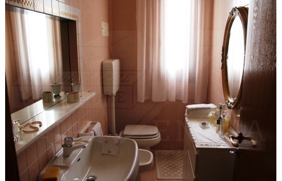 ELEGANTE VILLA SINGOLA IN VENDITA A BASSANO DEL GRAPPA - Foto 15 di 25