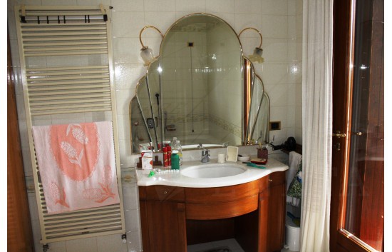 ELEGANTE VILLA SINGOLA IN VENDITA A BASSANO DEL GRAPPA - Foto 18 di 25