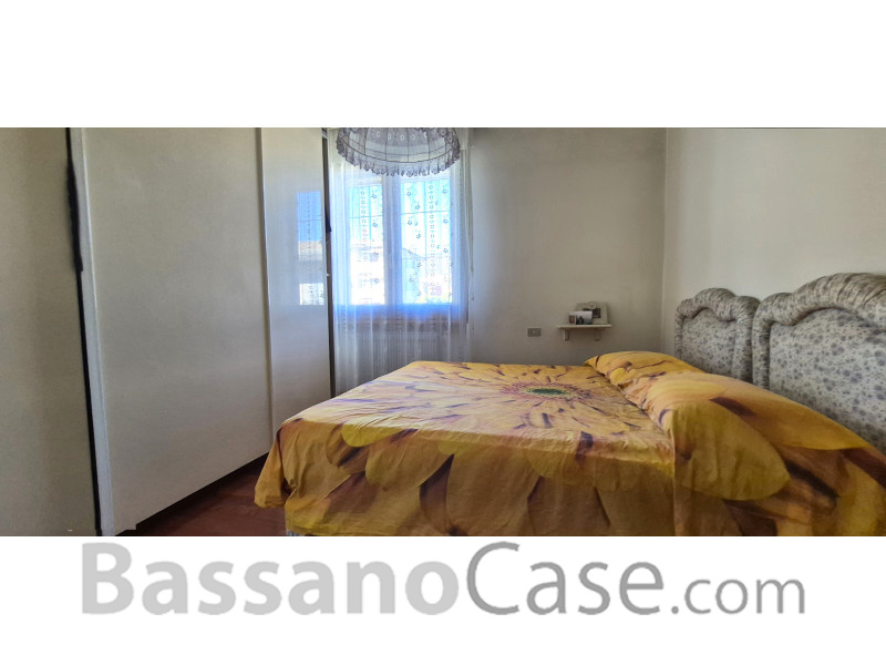 VILLA SINGOLA SVILUPPATA SU UN SINGOLO PIANO IN VENDITA NEI LIMITROFI DI BASSANO DEL GRAPPA - Foto 13 di 24