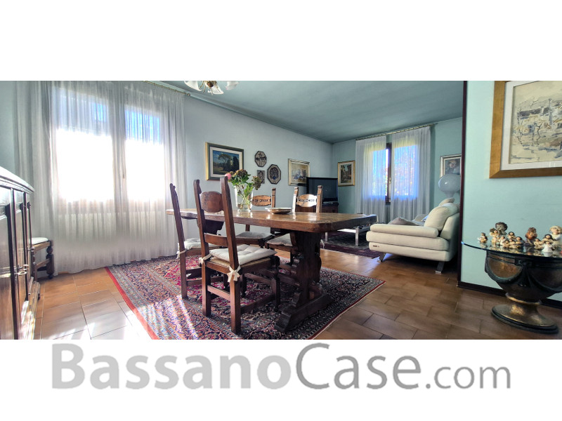 VILLA SINGOLA SVILUPPATA SU UN SINGOLO PIANO IN VENDITA NEI LIMITROFI DI BASSANO DEL GRAPPA - Foto 6 di 24