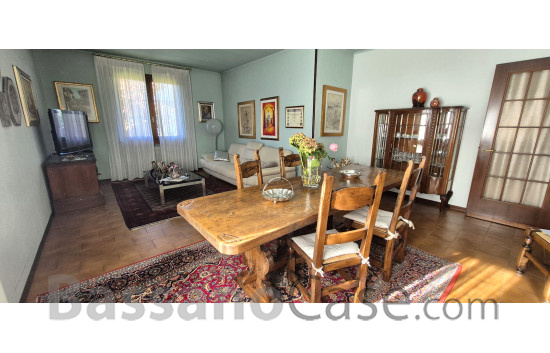 VILLA SINGOLA SVILUPPATA SU UN SINGOLO PIANO IN VENDITA NEI LIMITROFI DI BASSANO DEL GRAPPA - Foto 7 di 24