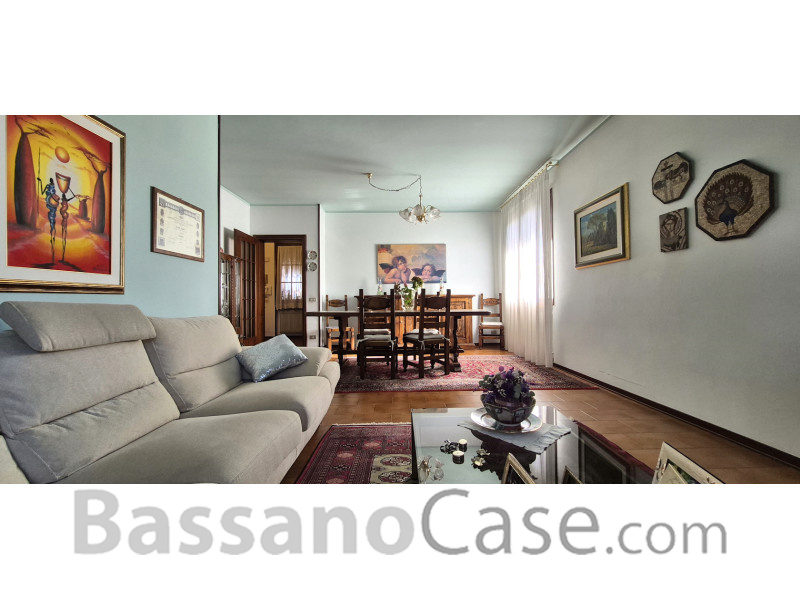 VILLA SINGOLA SVILUPPATA SU UN SINGOLO PIANO IN VENDITA NEI LIMITROFI DI BASSANO DEL GRAPPA - Foto 8 di 24