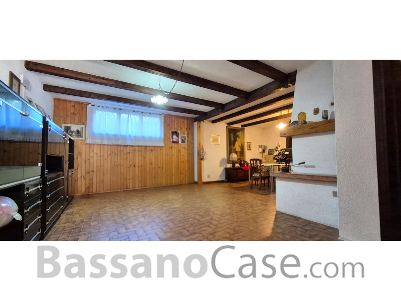 VILLA SINGOLA SVILUPPATA SU UN SINGOLO PIANO IN VENDITA NEI LIMITROFI DI BASSANO DEL GRAPPA - Foto 17 di 24