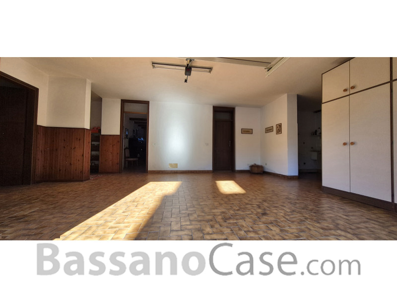 VILLA SINGOLA SVILUPPATA SU UN SINGOLO PIANO IN VENDITA NEI LIMITROFI DI BASSANO DEL GRAPPA - Foto 23 di 24