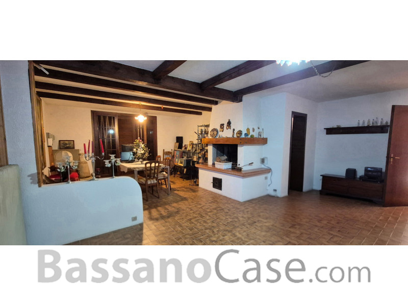 VILLA SINGOLA SVILUPPATA SU UN SINGOLO PIANO IN VENDITA NEI LIMITROFI DI BASSANO DEL GRAPPA - Foto 18 di 24