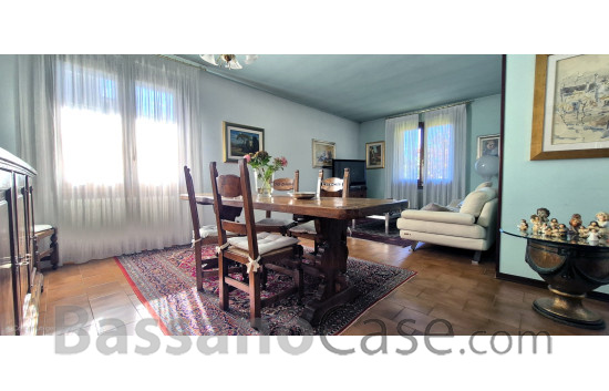 VILLA SINGOLA SVILUPPATA SU UN SINGOLO PIANO IN VENDITA NEI LIMITROFI DI BASSANO DEL GRAPPA - Foto 6 di 24