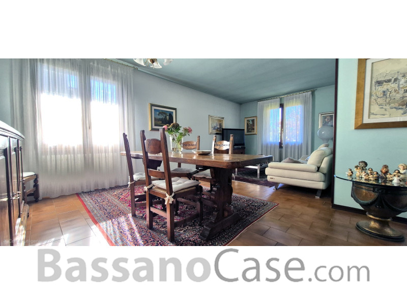 VILLA SINGOLA SVILUPPATA SU UN SINGOLO PIANO IN VENDITA NEI LIMITROFI DI BASSANO DEL GRAPPA - Foto 6 di 24