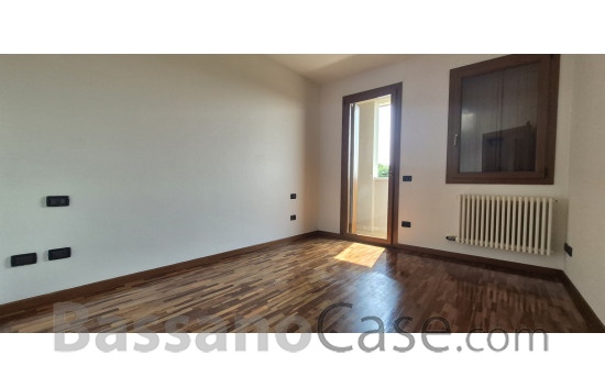 VILLINO A SCHIERA IN AFFITTO A BORSO DEL GRAPPA - Foto 4 di 9